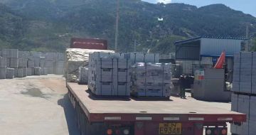 重庆 芝麻白仿形路沿石，直形路沿石