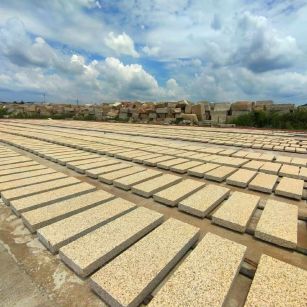 重庆 黄金麻荔枝面花岗岩石材地铺石防护中
