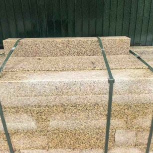 重庆 黄金麻花岗岩石材机切面栏杆料半成品