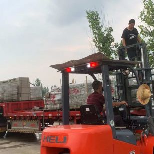 重庆 黄金麻冰裂纹，地铺石装车