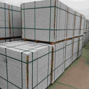 重庆 白麻花岗岩石材荔枝面地铺石（300*600*50）