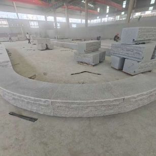 重庆 芝麻白异形坐凳，自然面光面弧形加工