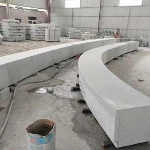 重庆芝麻白花岗岩石板材 园林光面弧形坐凳