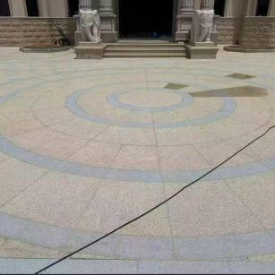 重庆 黄金麻芝麻灰花岗岩石材地铺拼接效果