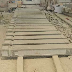 重庆 芝麻白异形加工雕刻-栏杆大柱，方柱