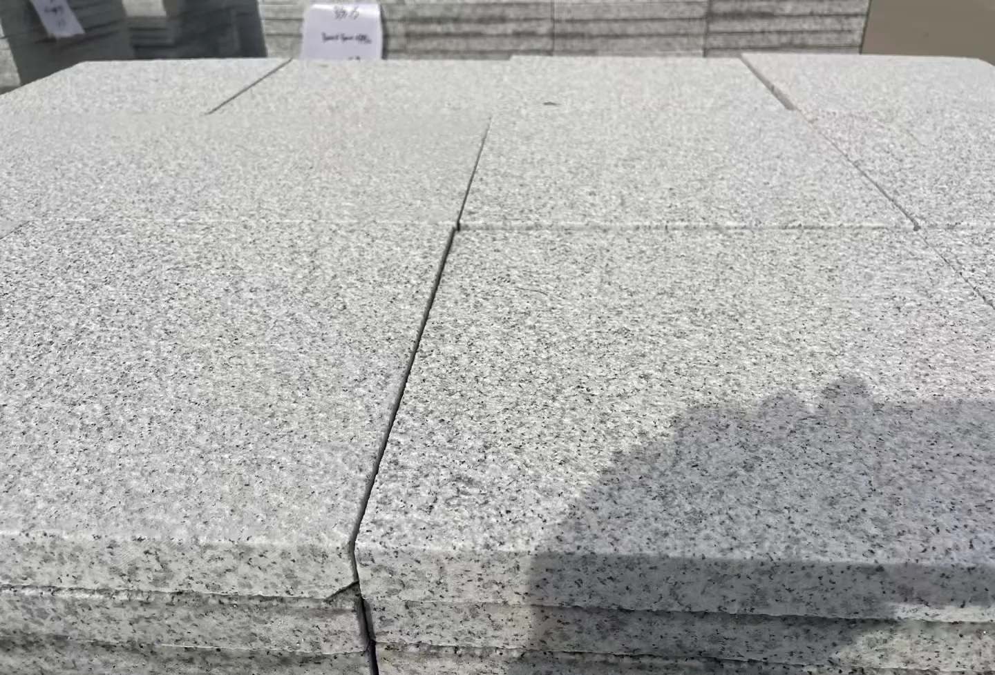 重庆 白麻花岗岩石材推荐 荔枝面地铺石