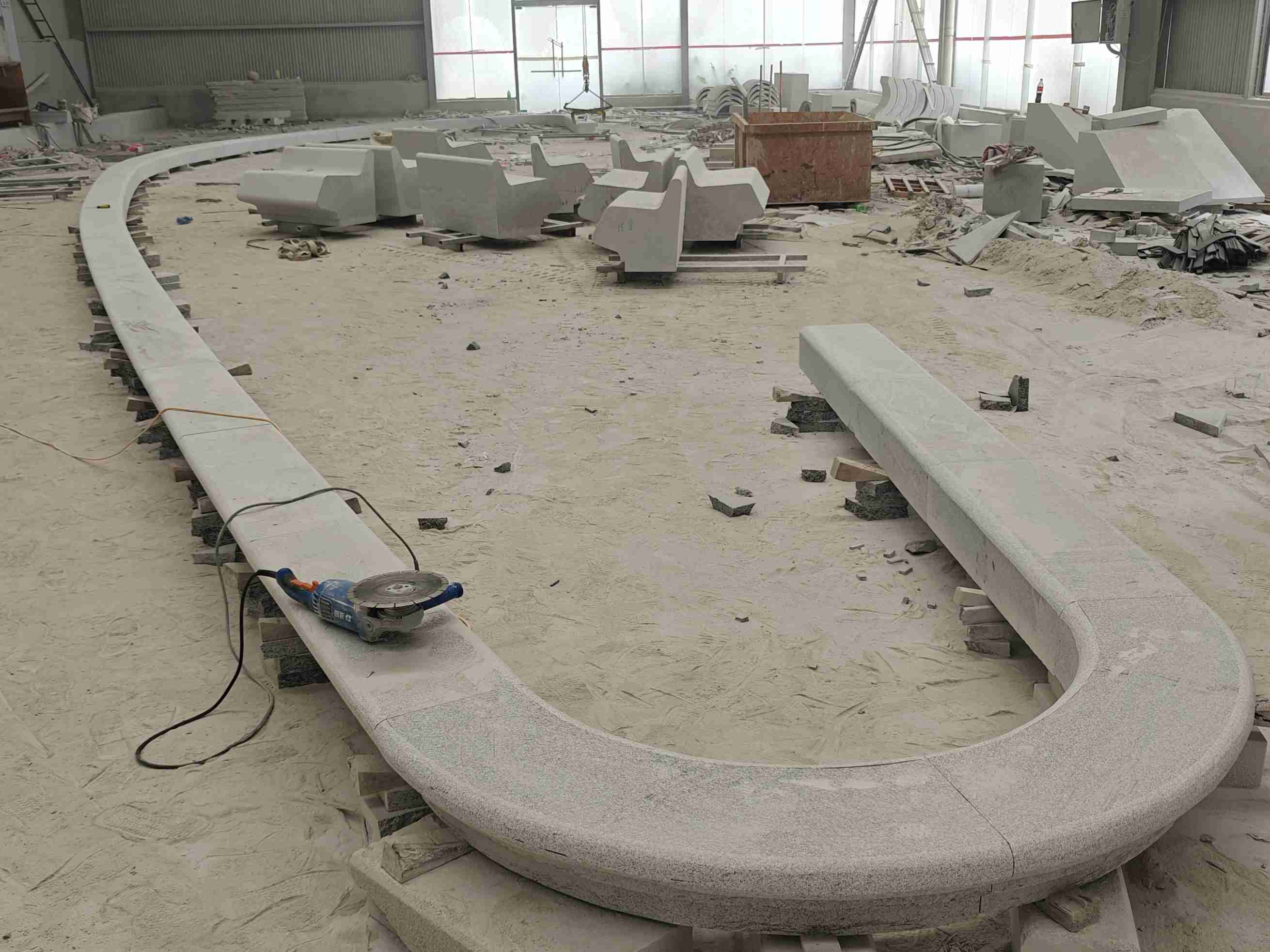 重庆 芝麻白花岗岩弧形花坛石，坐凳石