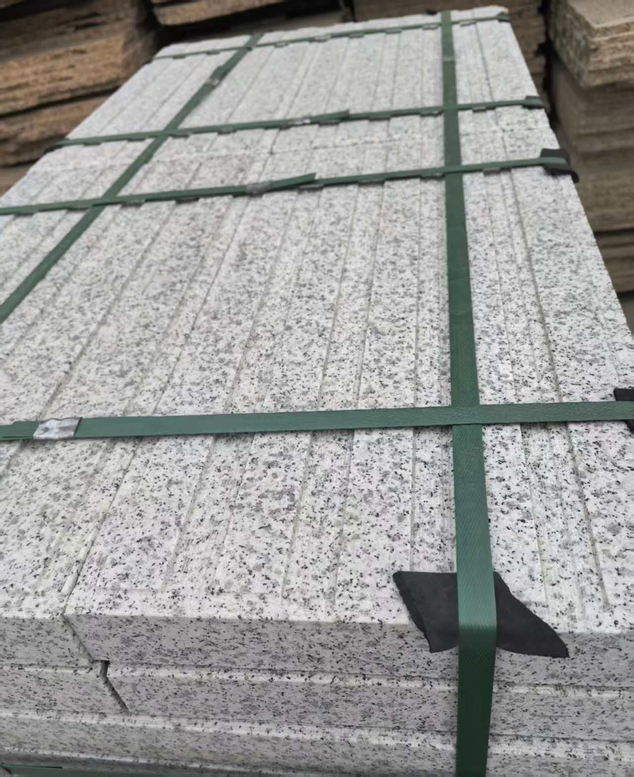 重庆 白麻花岗岩直行盲道石，盲条，地铺石