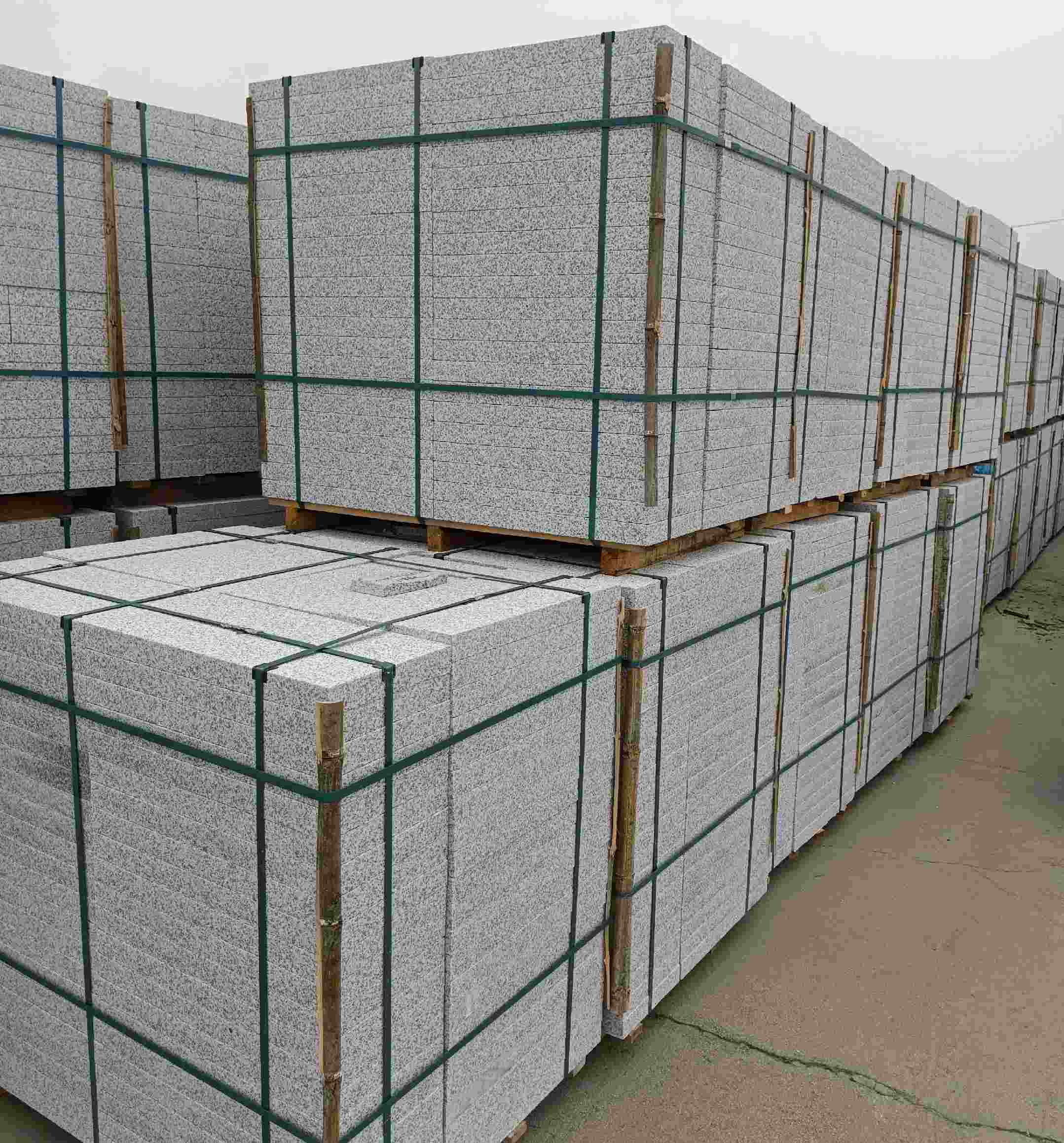 重庆 白麻花岗岩石材荔枝面地铺石（300*600*50）