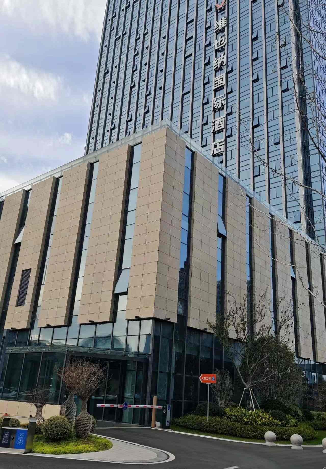 重庆 黄金麻花岗岩外墙干挂