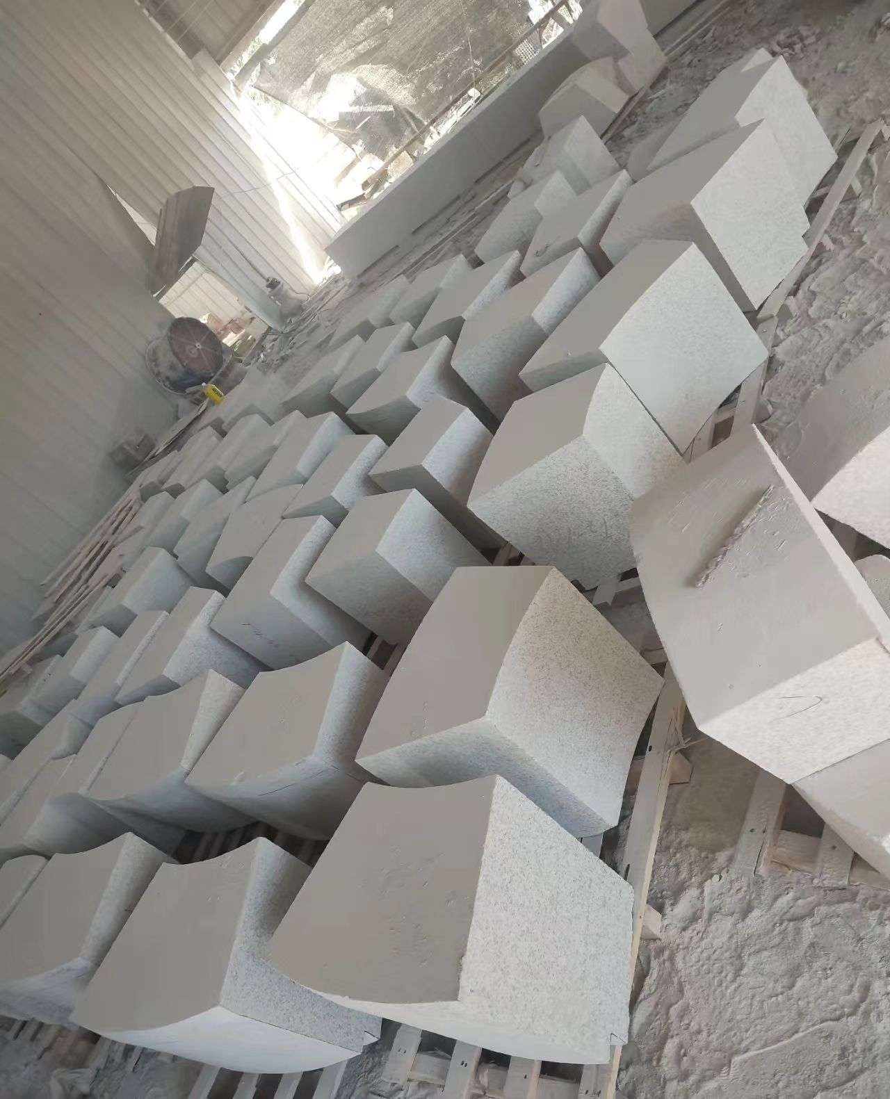 重庆 白麻花岗岩异形坐凳