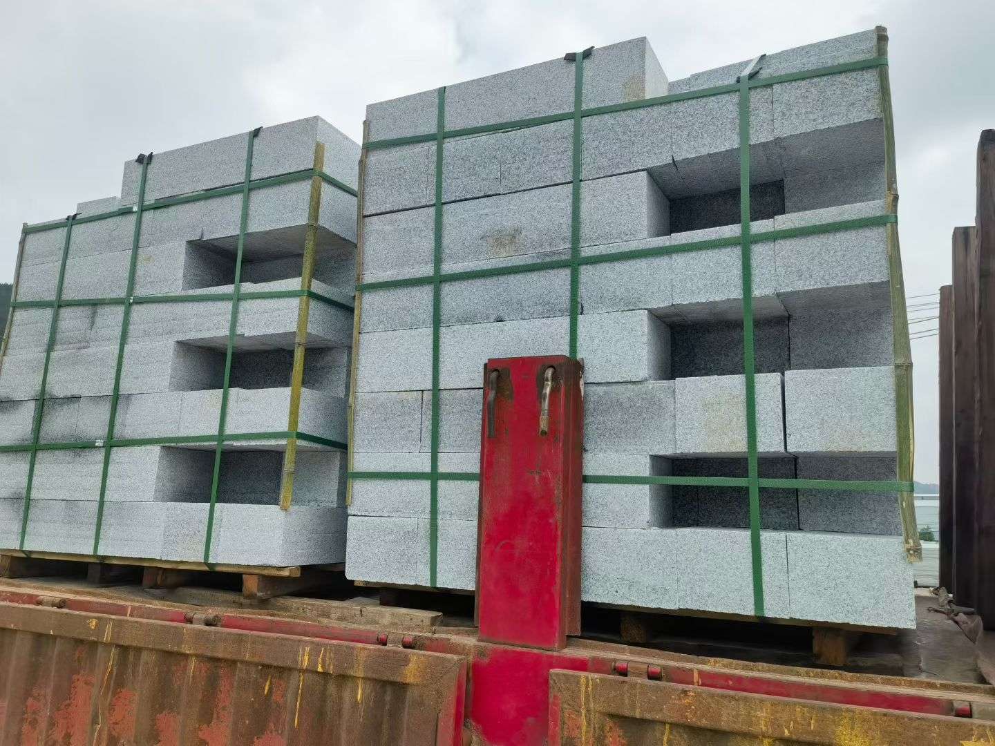 重庆 芝麻白花岗岩路沿石，平石，路侧石，马路牙子，路缘石，立缘石，平缘石等