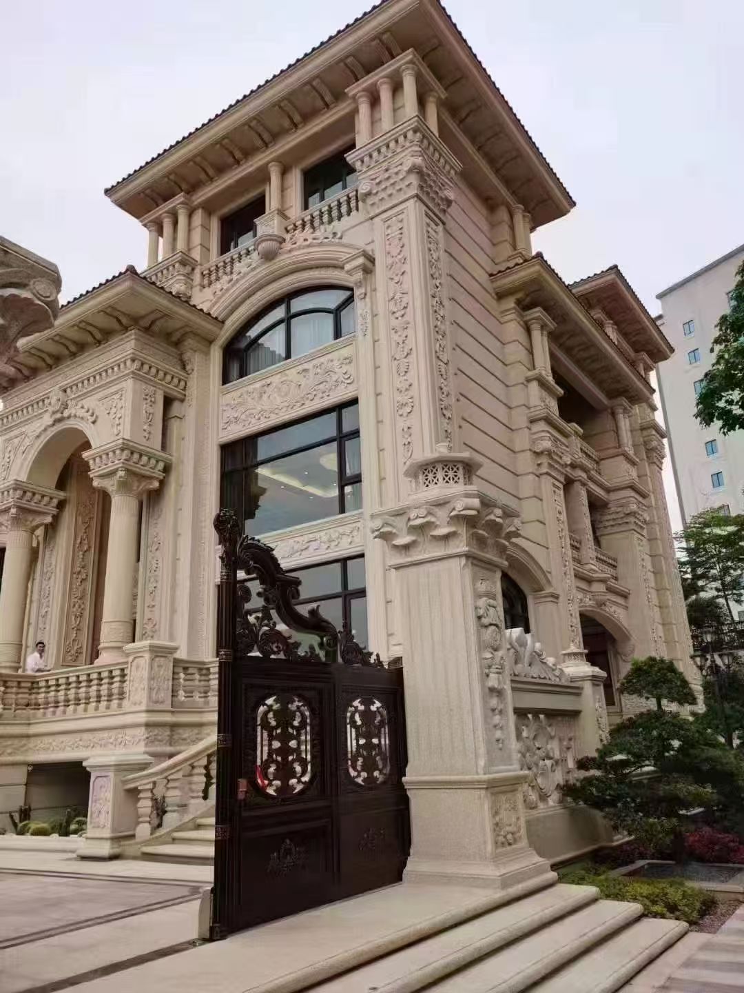 重庆 黄金麻花岗岩别墅外墙干挂效果展示