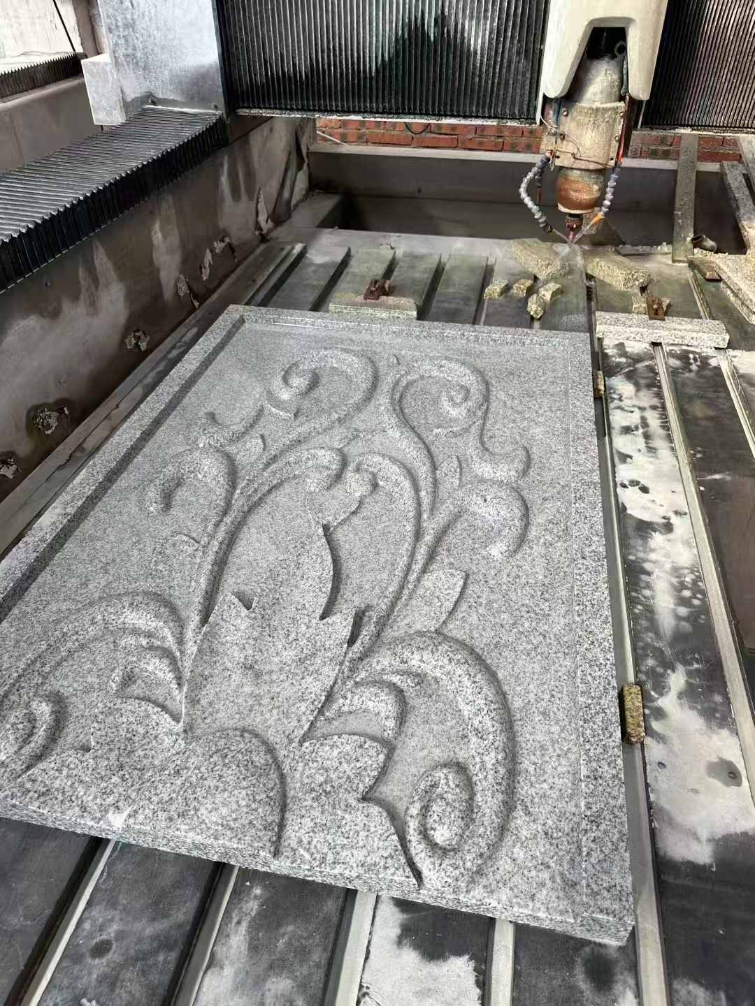 重庆 白麻别墅干挂雕花板