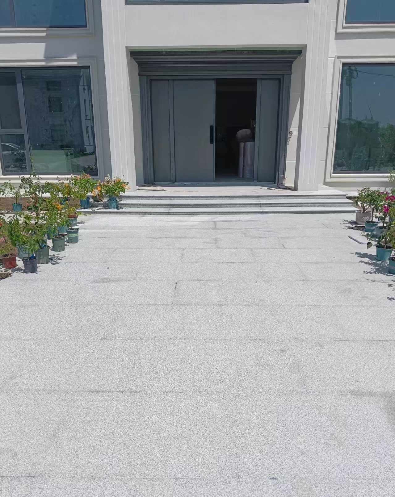 重庆 芝麻白花岗岩地铺石地面铺装