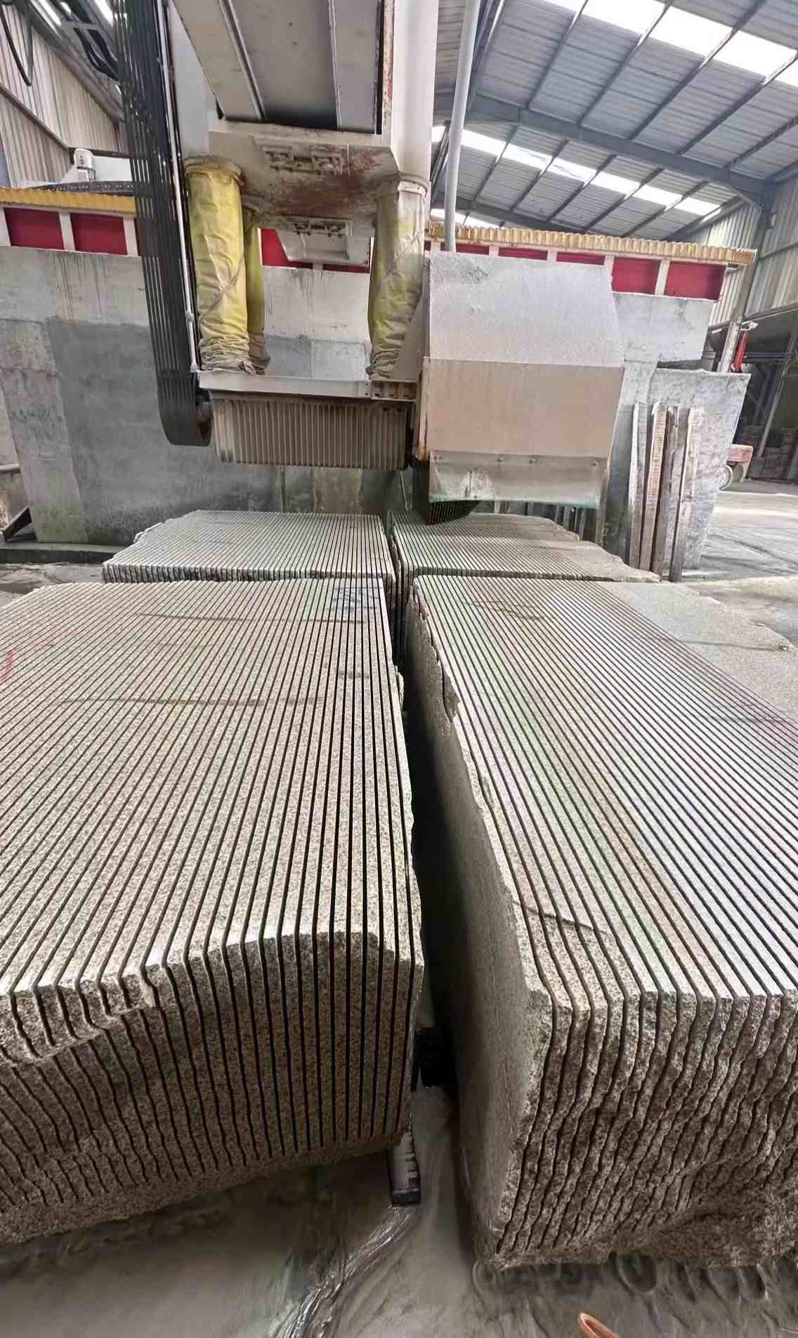 重庆 车间生产日常，黄金麻白麻花岗岩