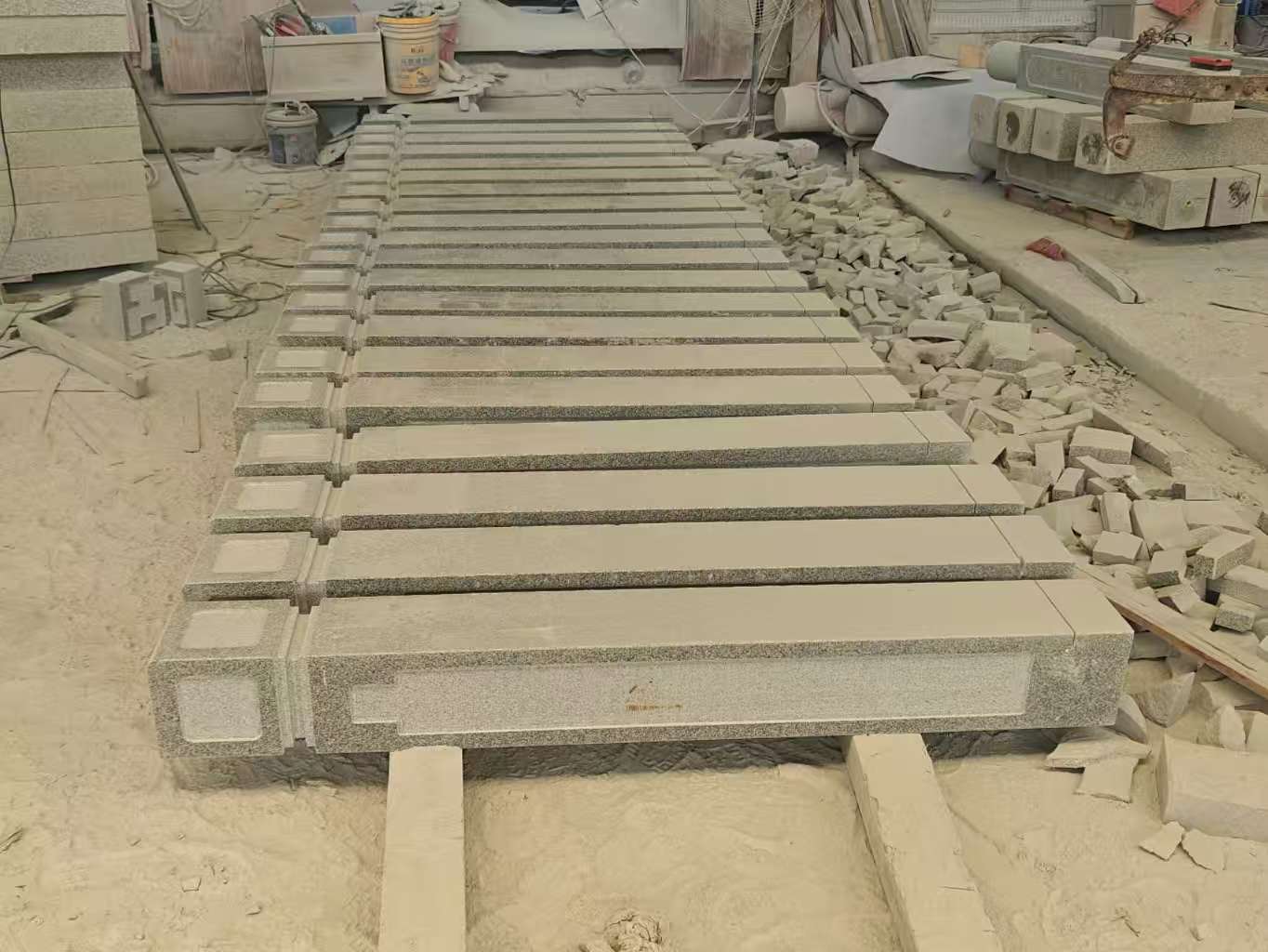 重庆 芝麻白异形加工雕刻-栏杆大柱，方柱