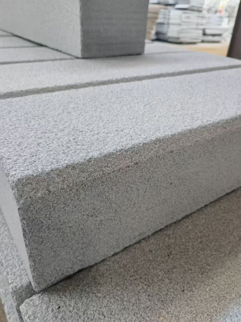 重庆 芝麻灰荔枝面路沿石